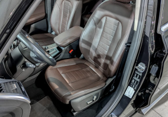 Подержанный автомобиль BMW X3 2020 года (20 фото)