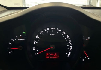 Подержанный автомобиль Kia Sportage 2010 года (15 фото)