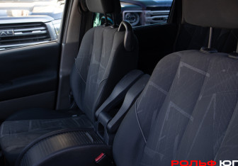 Подержанный автомобиль Renault Scenic 2006 года (15 фото)