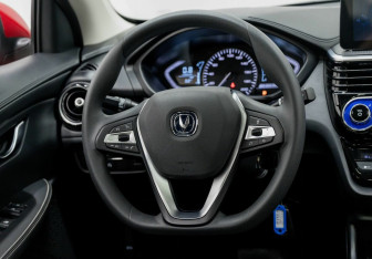 Подержанный автомобиль Changan Alsvin 2023 года (10 фото)