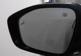 Подержанный автомобиль Changan UNI-K 2023 года (16 фото)