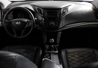 Подержанный автомобиль Hyundai i40 Sedan 2013 года (9 фото)