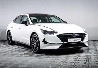 Подержанный автомобиль Hyundai Sonata 2021 года (3 фото)