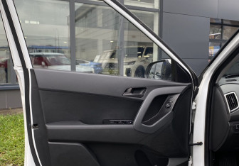 Подержанный автомобиль Hyundai Creta 2019 года (16 фото)