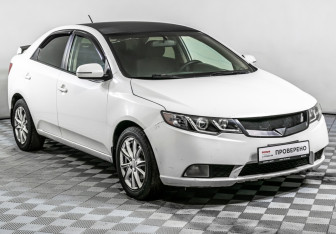 Подержанный автомобиль Kia Cerato Sedan 2011 года (3 фото)