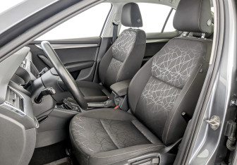 Подержанный автомобиль Skoda Octavia Liftback 2019 года (20 фото)