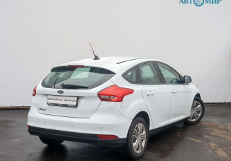 Подержанный автомобиль Ford Focus Hatchback 2017 года (5 фото)