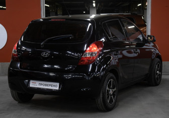Подержанный автомобиль Hyundai i20 2009 года (5 фото)