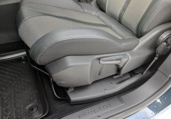 Подержанный автомобиль Peugeot 3008 2021 года (21 фото)