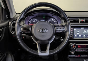 Подержанный автомобиль Kia Rio Hatchback 2020 года (22 фото)