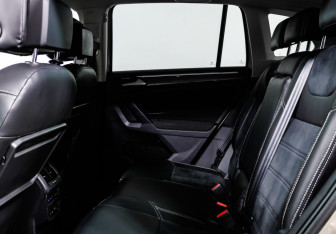 Подержанный автомобиль Volkswagen Tiguan 2018 года (13 фото)