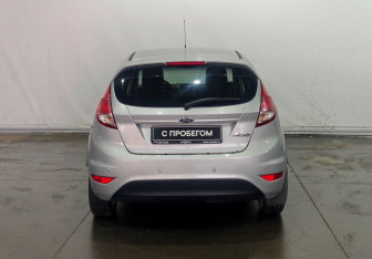 Подержанный автомобиль Ford Fiesta Hatchback 2016 года (5 фото)