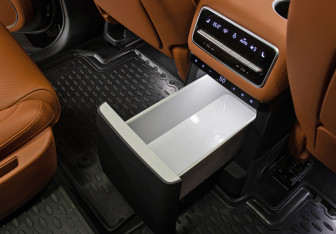 Подержанный автомобиль LiXiang L9 2023 года (20 фото)