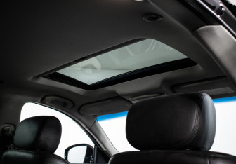 Подержанный автомобиль Infiniti QX70 2013 года (12 фото)