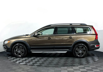 Подержанный автомобиль Volvo XC70 2013 года (8 фото)