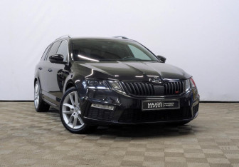 Подержанный автомобиль Skoda Octavia RS Wagon 2020 года (3 фото)
