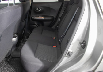 Подержанный автомобиль Nissan Juke 2015 года (11 фото)