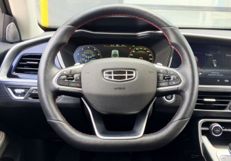 Подержанный автомобиль Geely Tugella 2022 года (15 фото)