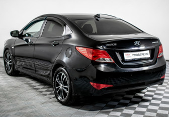 Подержанный автомобиль Hyundai Solaris Sedan 2015 года (7 фото)