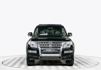 Подержанный автомобиль Mitsubishi Pajero 2015 года (2 фото)