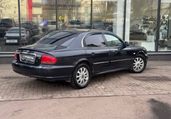 Подержанный автомобиль Hyundai Sonata 2008 года (8 фото)