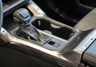 Новый Toyota RAV4 2025 (13 фото)