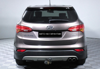 Подержанный автомобиль Hyundai Santa Fe 2012 года (4 фото)