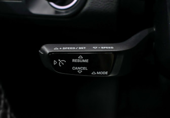 Подержанный автомобиль Porsche Cayenne 2018 года (23 фото)