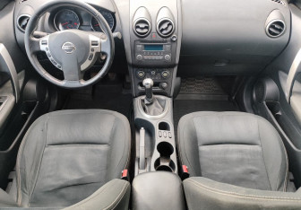Подержанный автомобиль Nissan Qashqai 2011 года (10 фото)