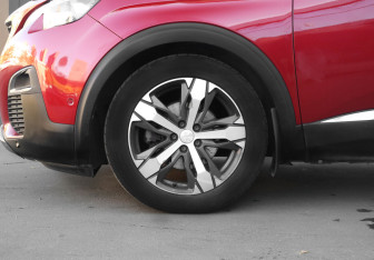 Подержанный автомобиль Peugeot 3008 2018 года (26 фото)