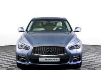 Подержанный автомобиль Infiniti Q50 2014 года (2 фото)