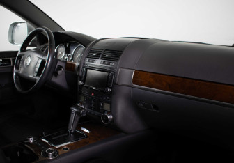 Подержанный автомобиль Volkswagen Touareg 2008 года (9 фото)