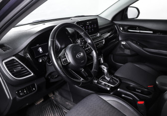Подержанный автомобиль Kia Seltos 2020 года (15 фото)