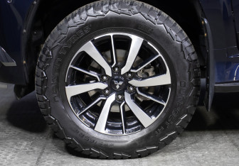 Подержанный автомобиль Mitsubishi Pajero Sport 2020 года (24 фото)