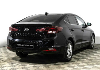 Подержанный автомобиль Hyundai Elantra Sedan 2020 года (3 фото)
