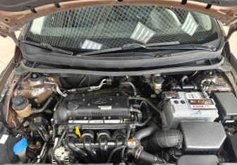 Подержанный автомобиль Hyundai Solaris Sedan 2016 года (17 фото)