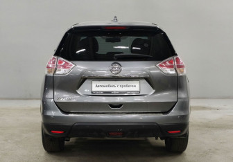 Подержанный автомобиль Nissan X-Trail 2017 года (6 фото)