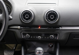 Подержанный автомобиль Audi A3 Sedan 2013 года (15 фото)