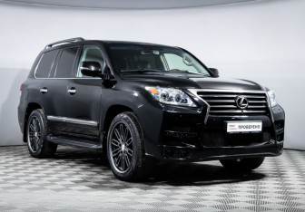 Подержанный автомобиль Lexus LX 2013 года (3 фото)