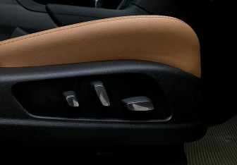 Подержанный автомобиль Cadillac XT5 2021 года (28 фото)