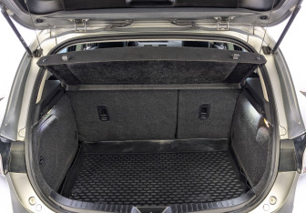 Подержанный автомобиль Mazda 3 Hatchback 2012 года (10 фото)