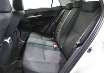 Подержанный автомобиль Toyota Auris Hatchback 2007 года (10 фото)