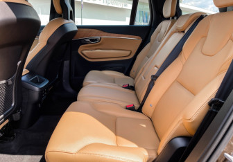 Подержанный автомобиль Volvo XC90 2017 года (10 фото)