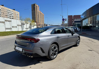 Новый Kia K5 2025 (4 фото)