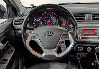 Подержанный автомобиль Kia Rio Sedan 2015 года (22 фото)