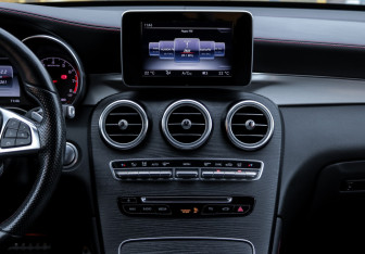 Подержанный автомобиль Mercedes-Benz GLC AMG 2016 года (11 фото)