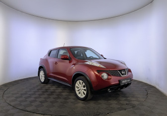 Подержанный автомобиль Nissan Juke 2013 года (3 фото)