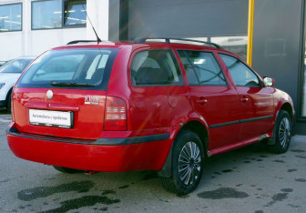 Подержанный автомобиль Skoda Octavia Wagon 2007 года (5 фото)