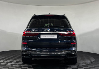 Подержанный автомобиль BMW X7 2020 года (4 фото)