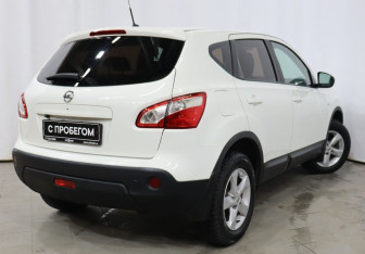 Подержанный автомобиль Nissan Qashqai 2011 года (4 фото)